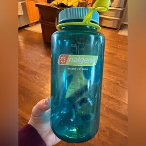 Nalgene turquois screw top water bottle 32 oz made in USA ‘takeahike’